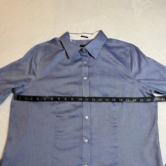 Talbots Women's Blue Wrinkle Resistant Button Front Long Sleeve Shirt Size 16 - Picture 6 of 7